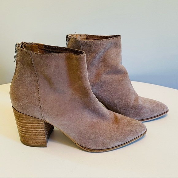 Steve Madden Jillian Ankle Boots Womens Size 6M Taupe Suede Leather Back Zip - Picture 5 of 12
